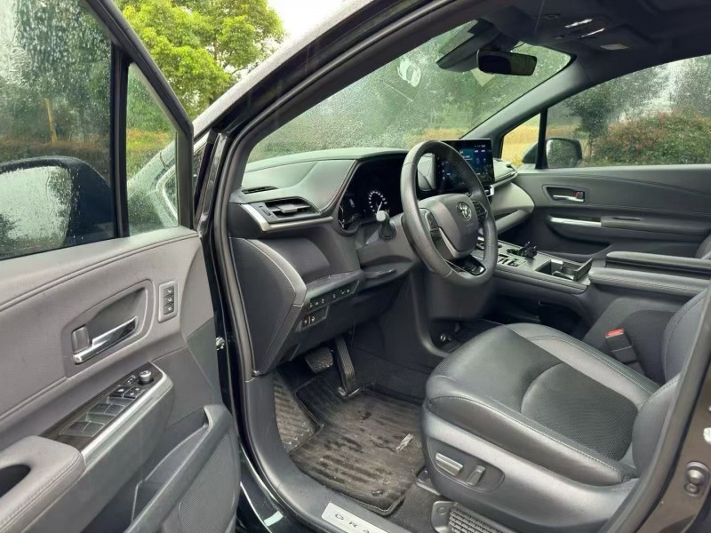 徐州23年丰田格瑞维亚4