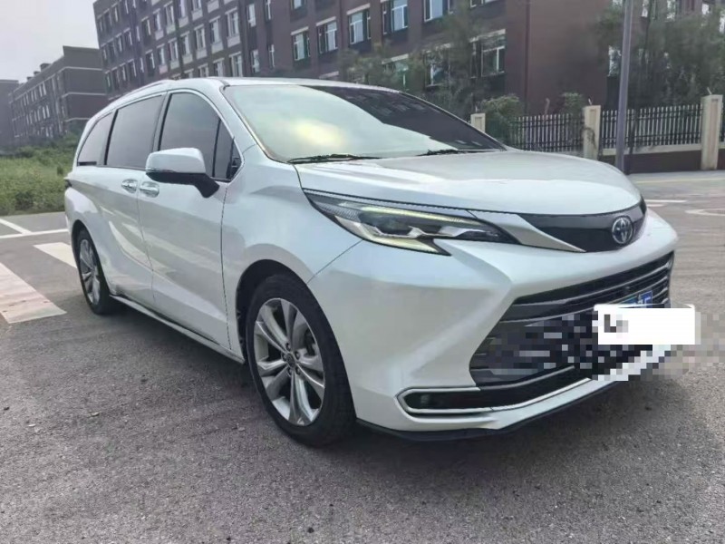 唐山24年丰田塞纳2