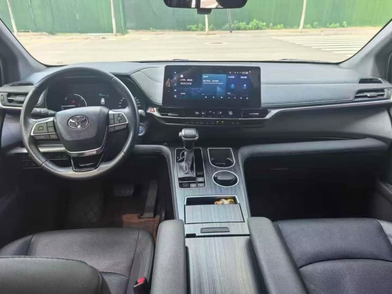 唐山24年丰田塞纳7