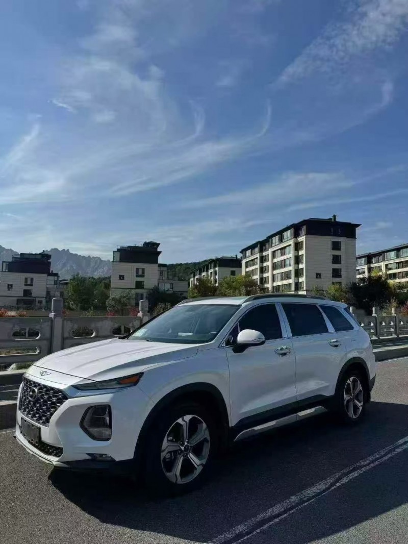 枣庄19年现代新胜达3