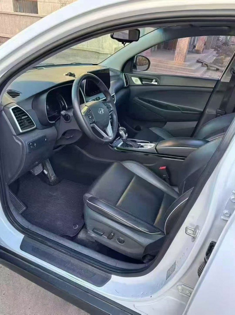 天水19年现代途胜4