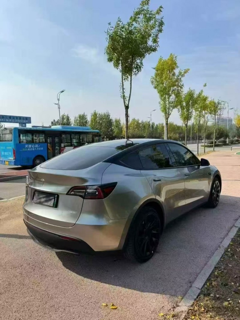 青岛23年特斯拉MODEL Y8