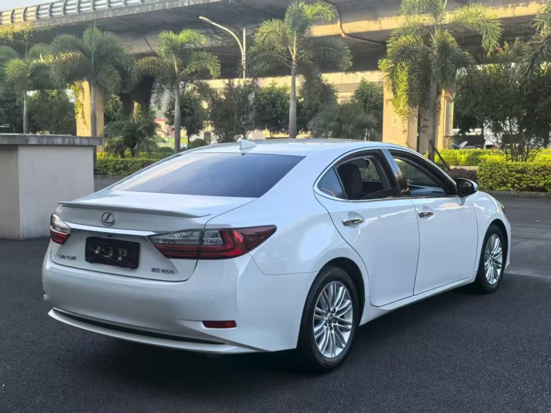 漳州18年雷克萨斯ES7