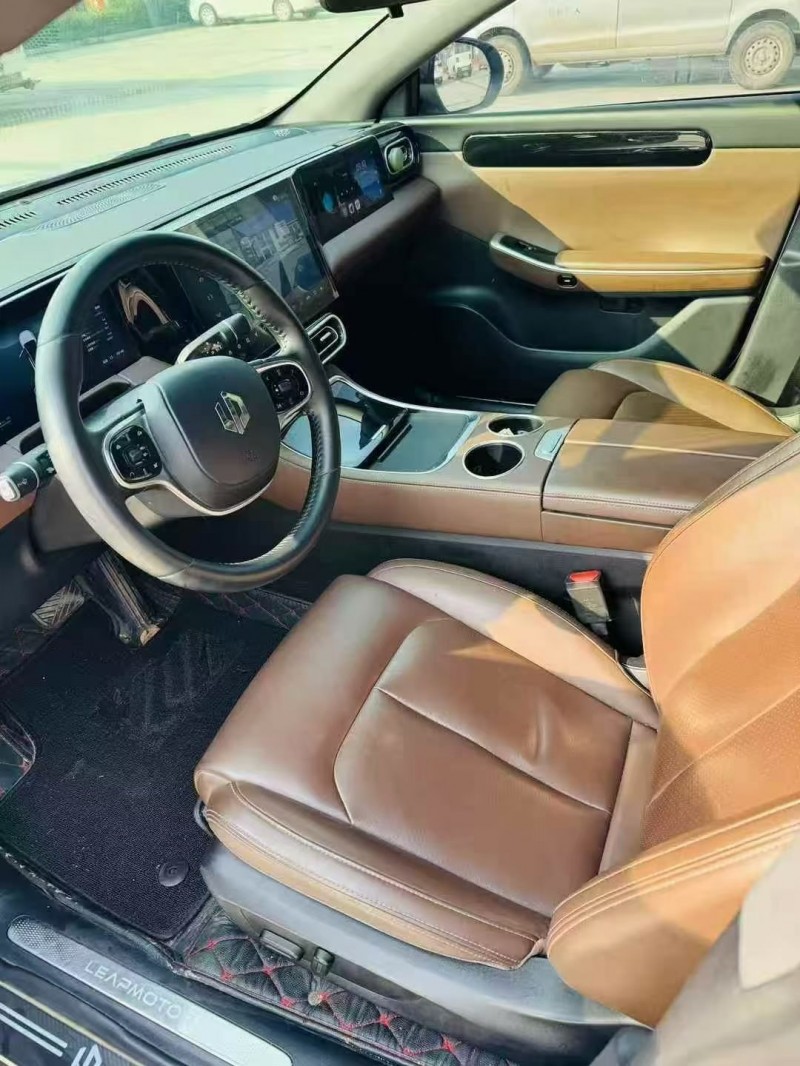 东营23年零跑汽车C014