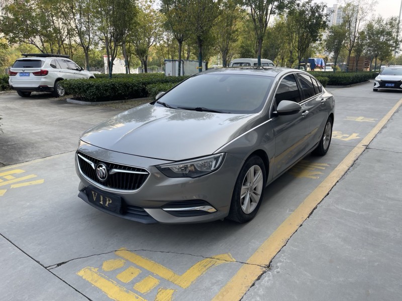 济南18年别克君威2