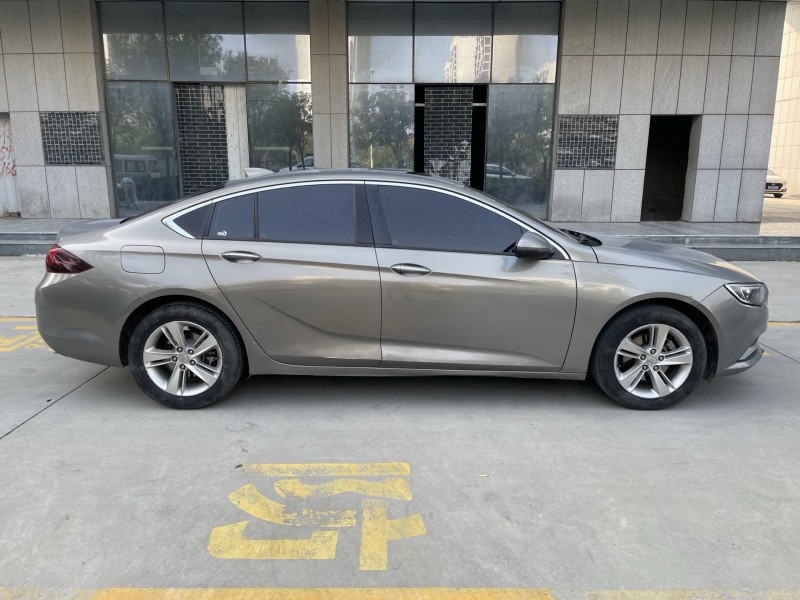 济南18年别克君威4