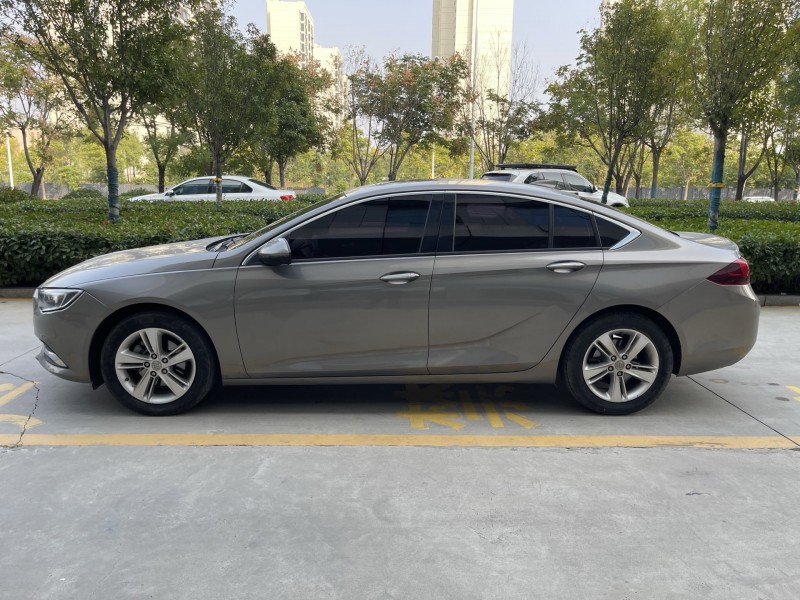 济南18年别克君威6