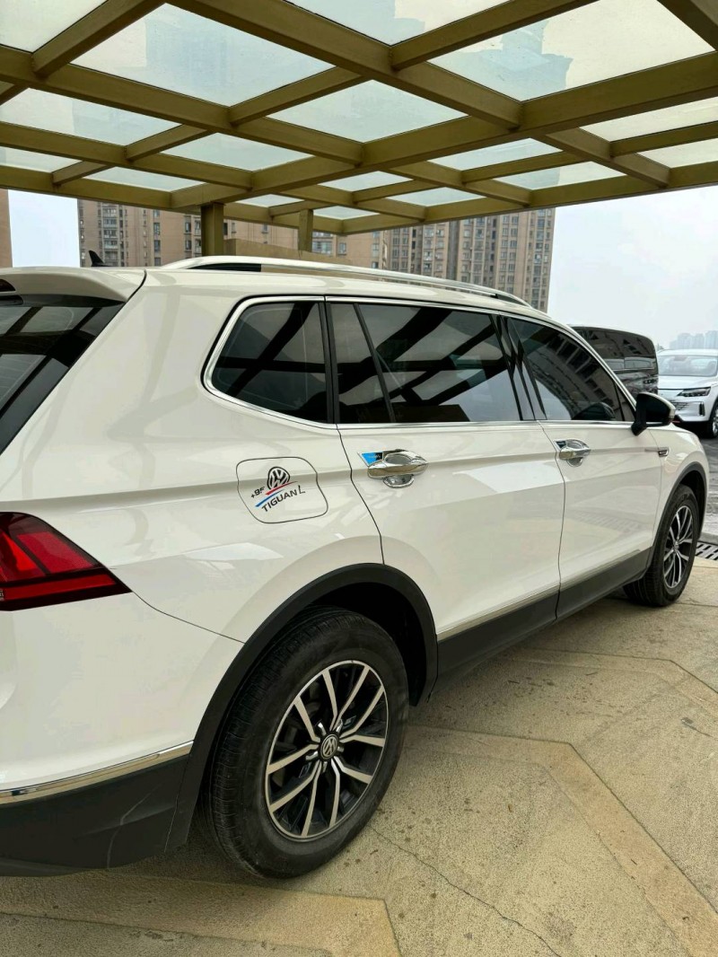 常州19年大众途观8