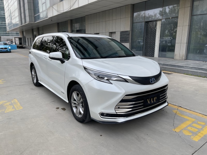 济宁23年丰田塞纳3