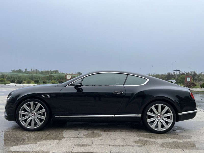 盐城18年宾利欧陆8