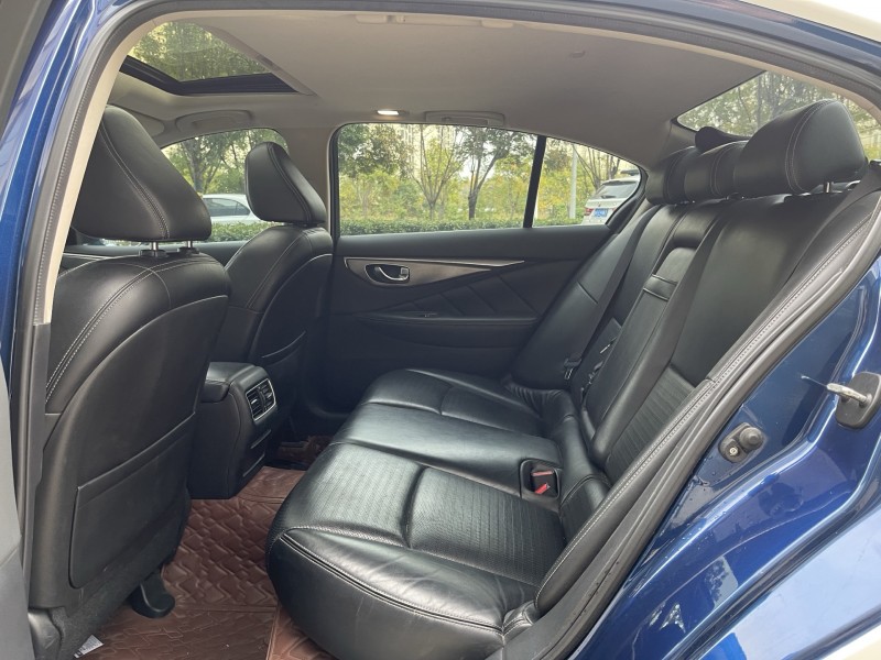 济宁17年英菲尼迪Q50L6