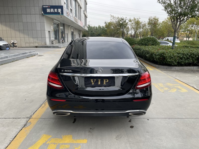济宁19年奔驰E9
