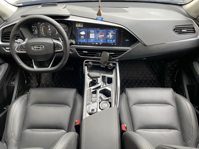 济宁20年吉利星越4