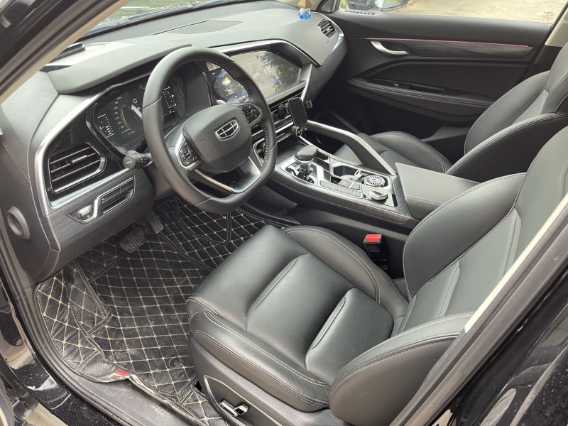 济宁20年吉利星越5