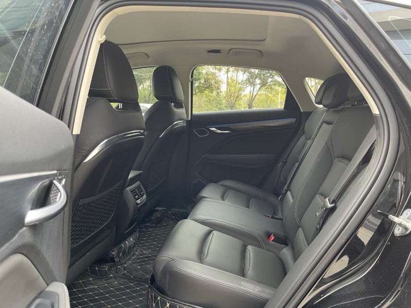 济宁20年吉利星越6