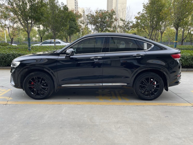 济宁20年吉利星越8