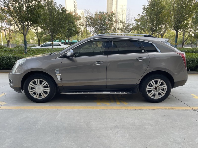 济宁13年凯迪拉克SRX8