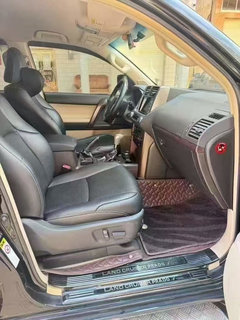 广州17年丰田普拉多4