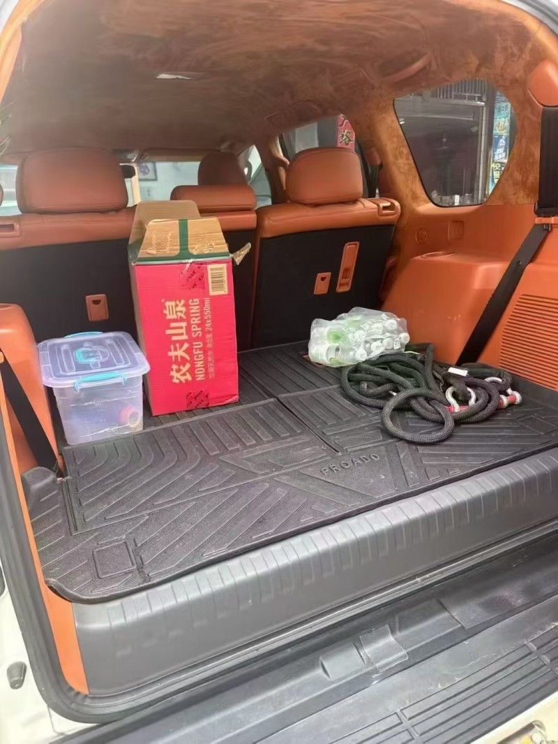 广州12年丰田普拉多4