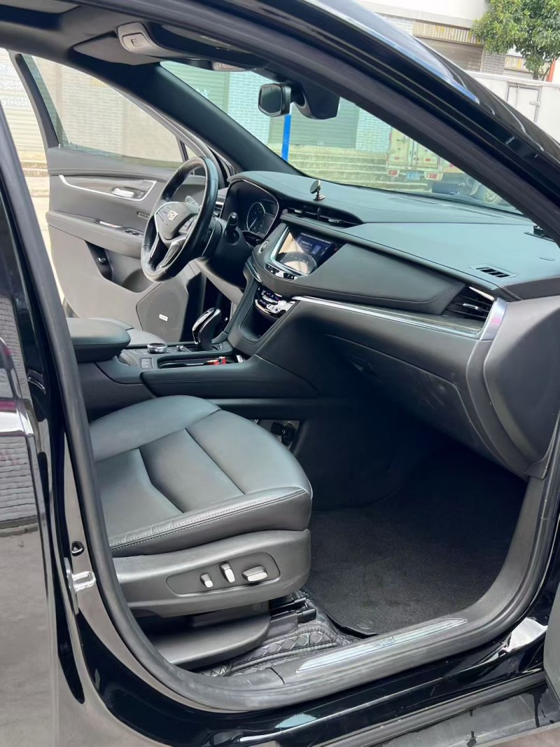 昭通22年凯迪拉克XT54