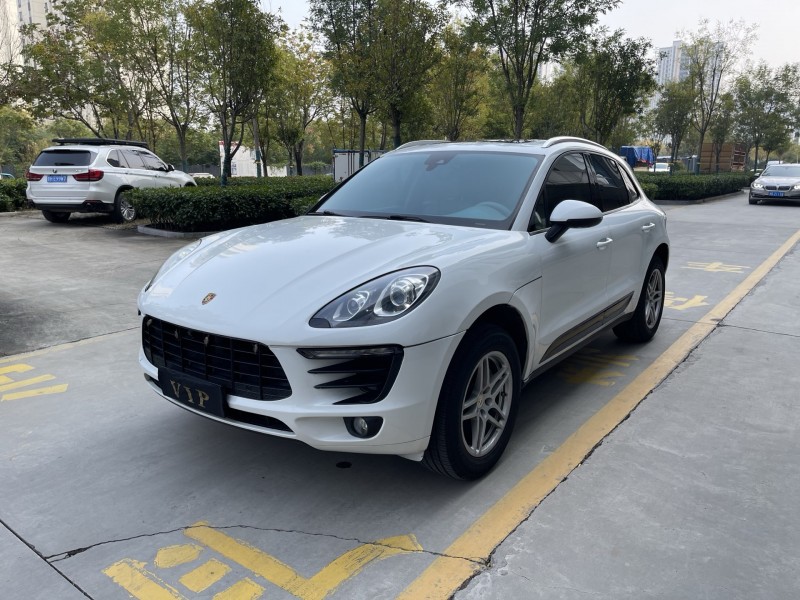 济宁16年保时捷Macan2
