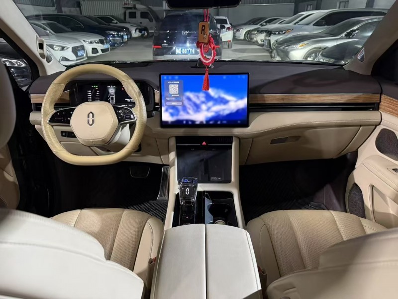 广州23年华为智选问界5