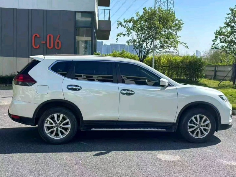 广州19年日产奇骏6