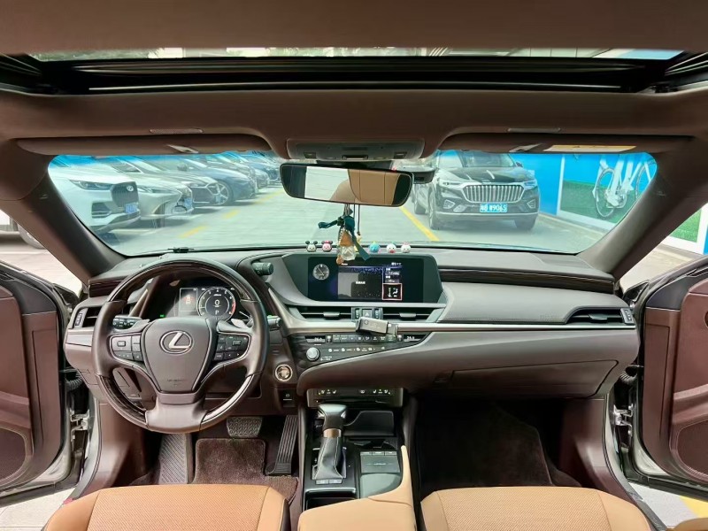 广州21年雷克萨斯ES5