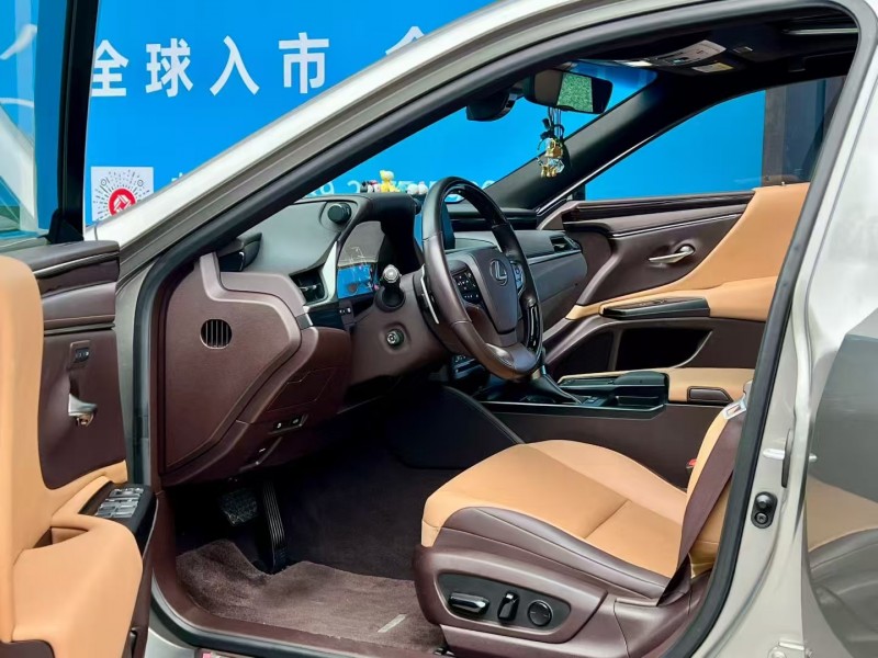 广州21年雷克萨斯ES6