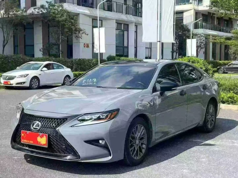 广州18年雷克萨斯ES3