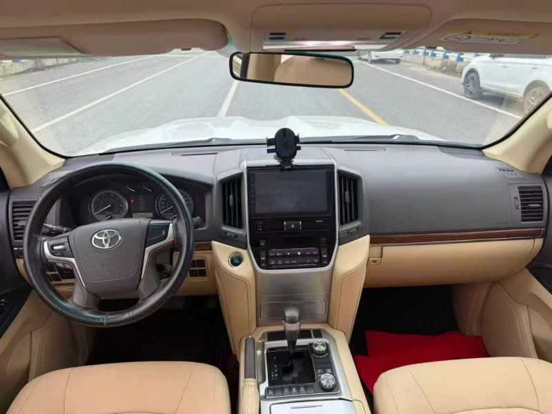 郑州18年丰田兰德酷路泽5