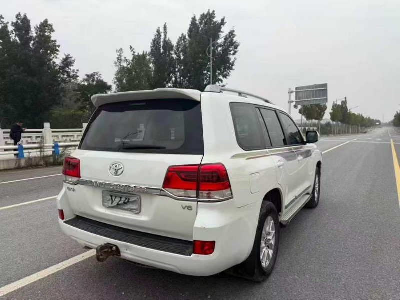 郑州18年丰田兰德酷路泽7