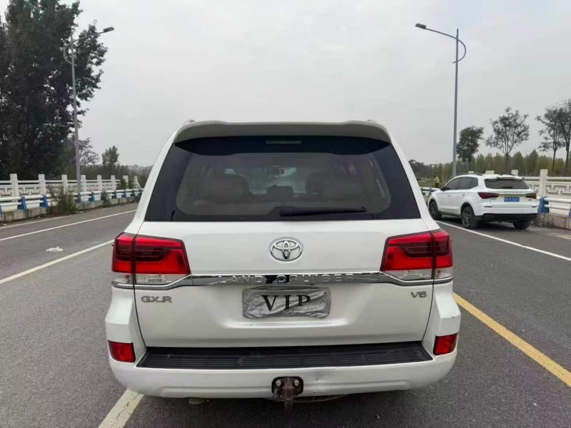 郑州18年丰田兰德酷路泽9