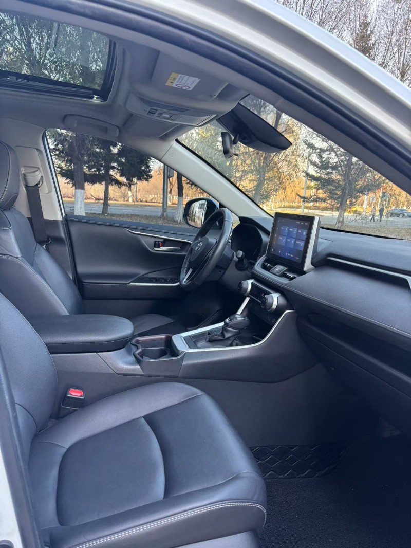 吉林21年丰田RAV48