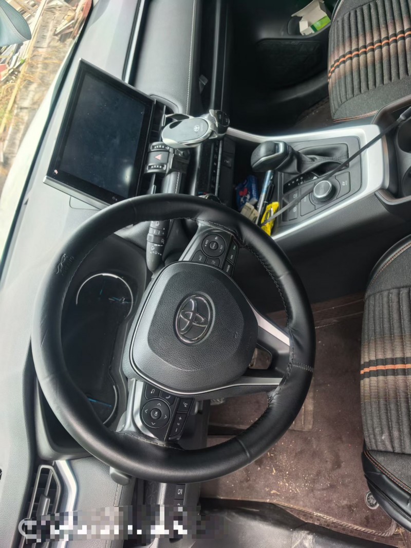 潍坊22年丰田RAV4荣放3