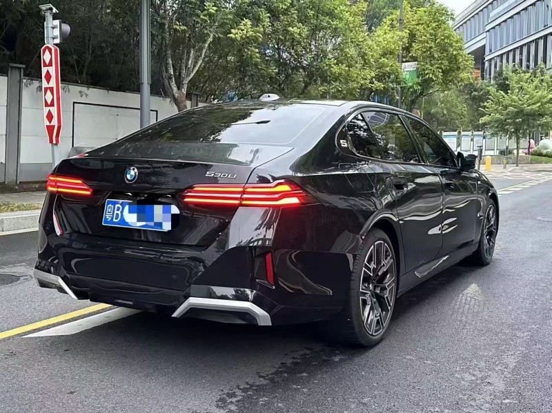 广州24年宝马5系8