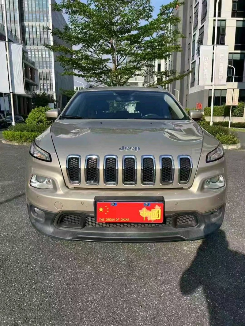 广州16年Jeep自由光1