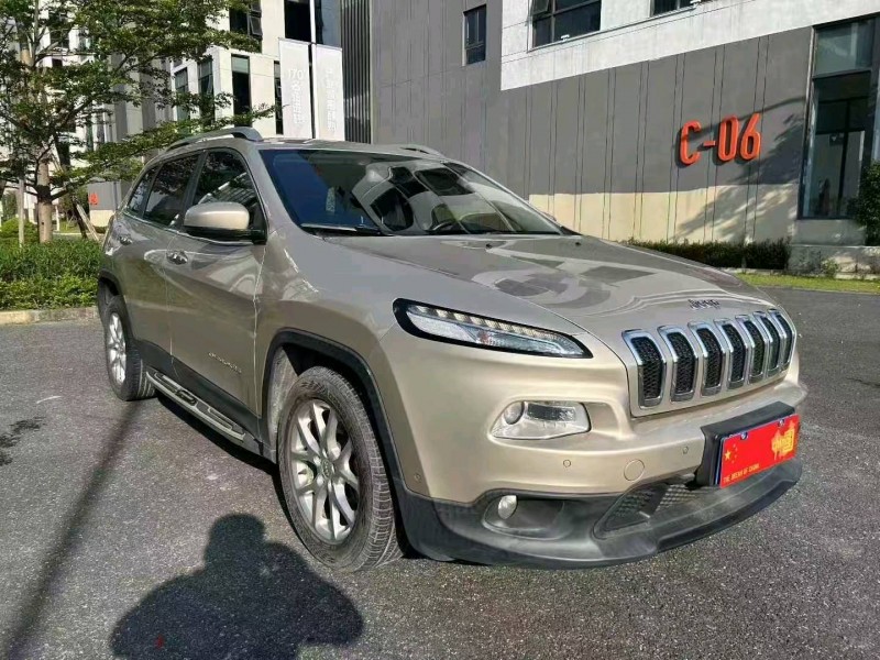 广州16年Jeep自由光2