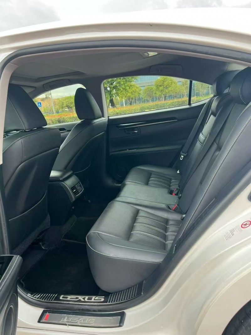 广州17年雷克萨斯ES4