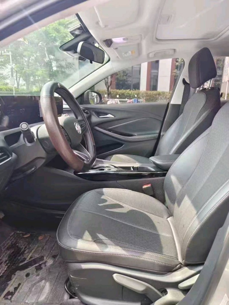 广州23年别克威朗5
