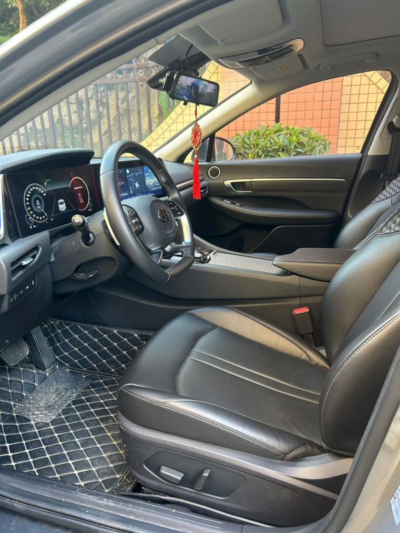 东莞21年现代索纳塔8