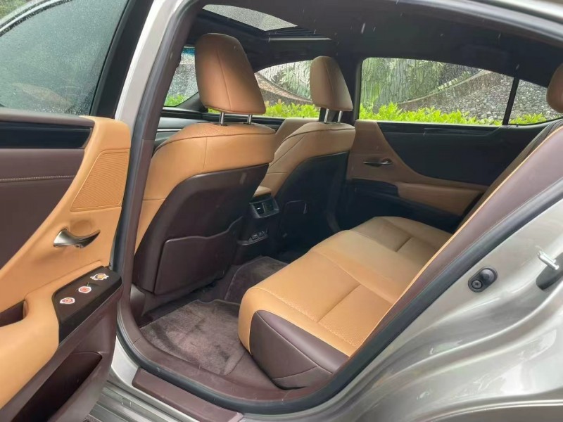 深圳20年雷克萨斯ES5