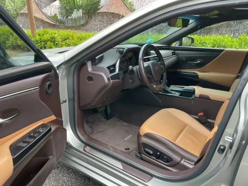 深圳20年雷克萨斯ES6