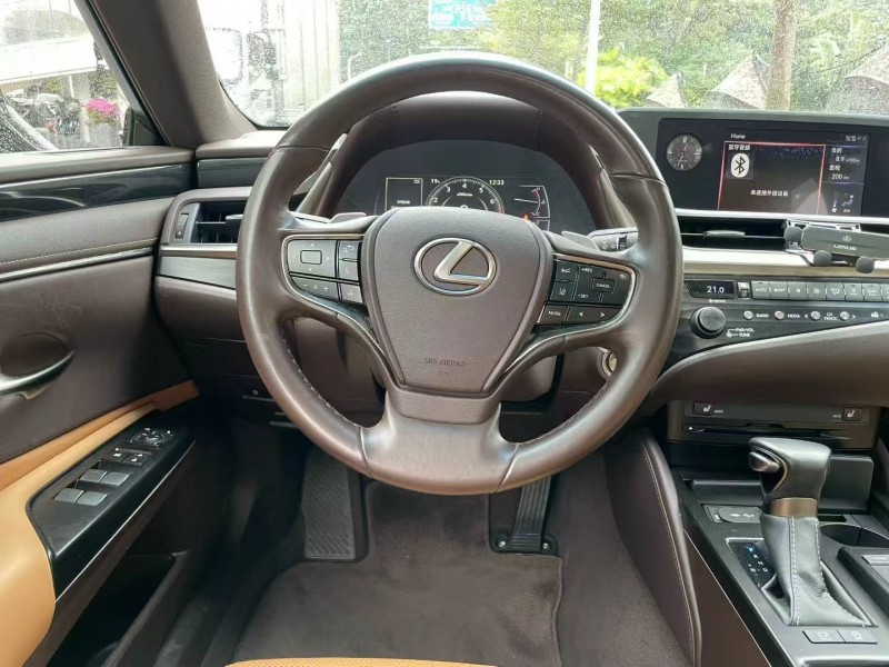 深圳20年雷克萨斯ES7