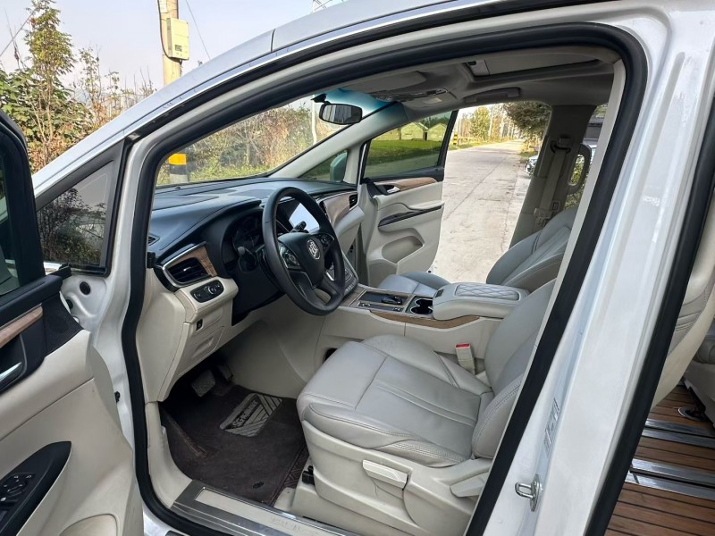 徐州18年别克GL85