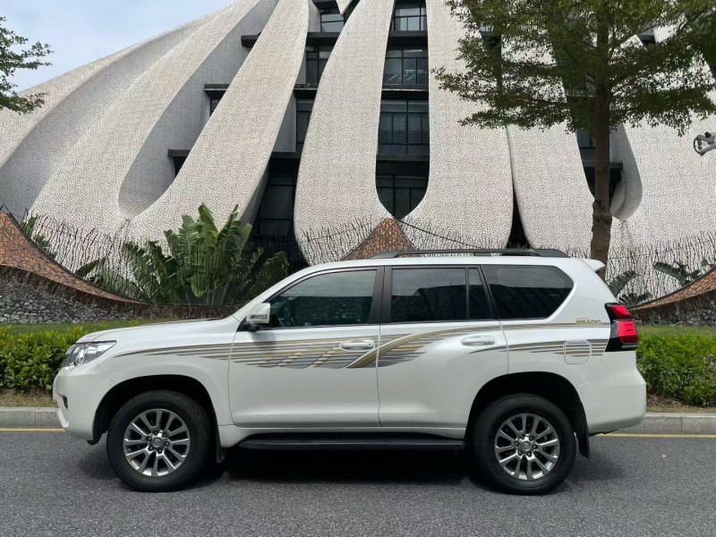 深圳20年丰田普拉多8