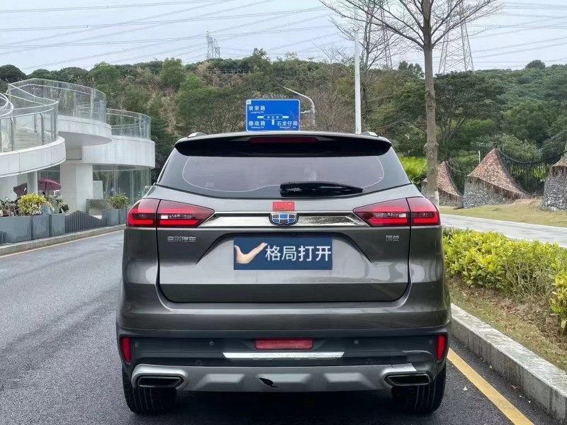 深圳18年吉利博越9