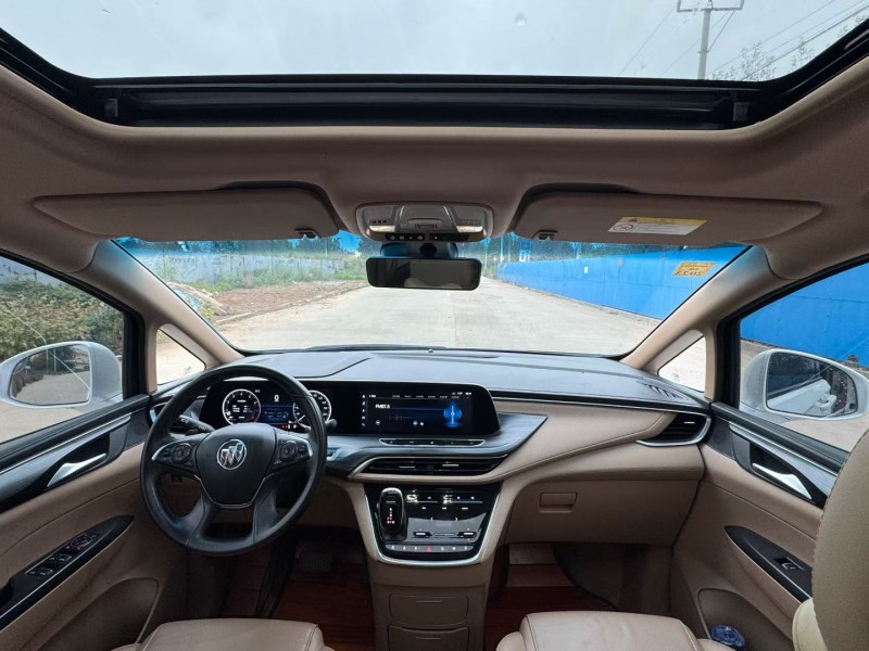 济宁21年别克GL84