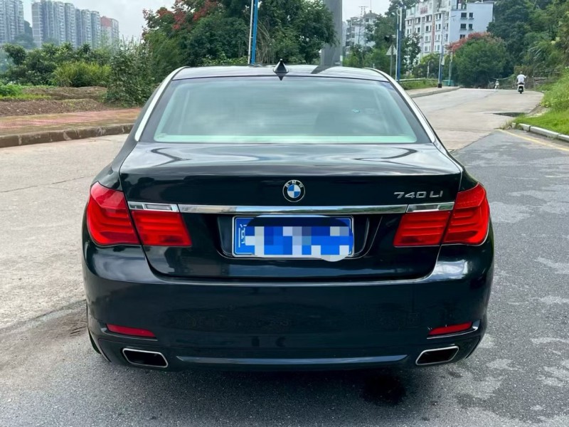 三明11年宝马7系8