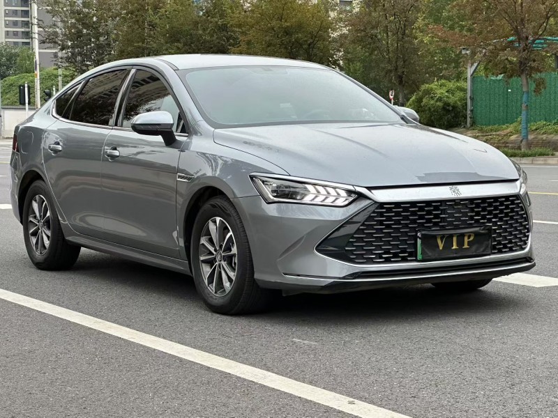 郑州25年比亚迪秦3